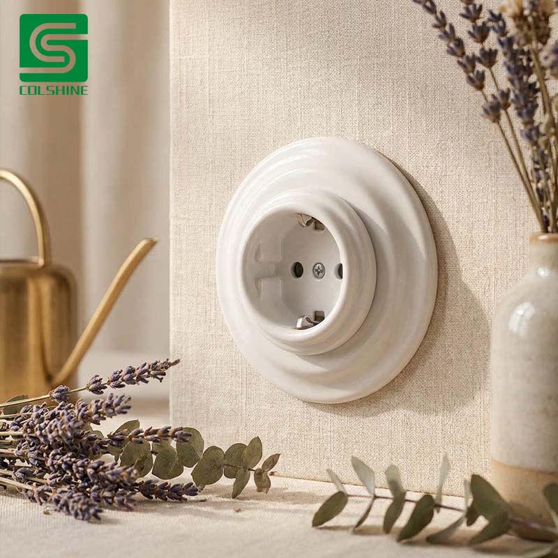 White Lamp Holder